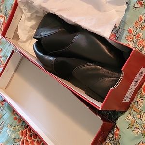 Capezio Jazz Shoes NIB NWT size 7.5 Black EJ2